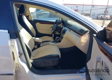 2011 Volkswagen Cc Lux Limited z USA, uszkodzony, nr VIN WVWHP7AN5BE730347